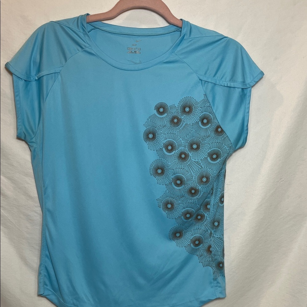 Nike Medium Women's Blue Graphic Dri Fit Top